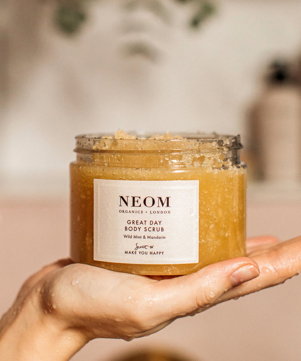 NEOM Organics Great Day Body Scrub 