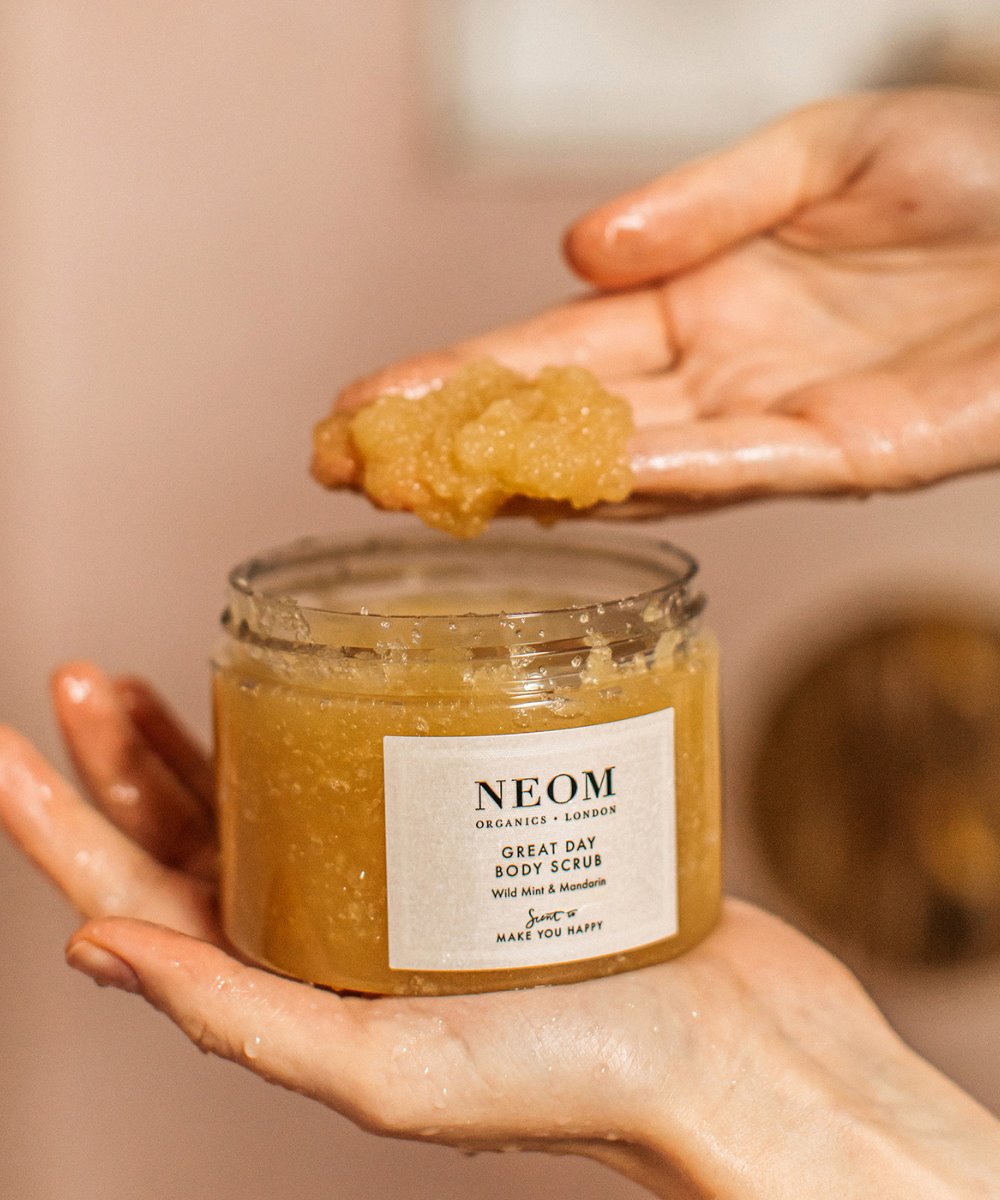 NEOM Organics Great Day Body Scrub 